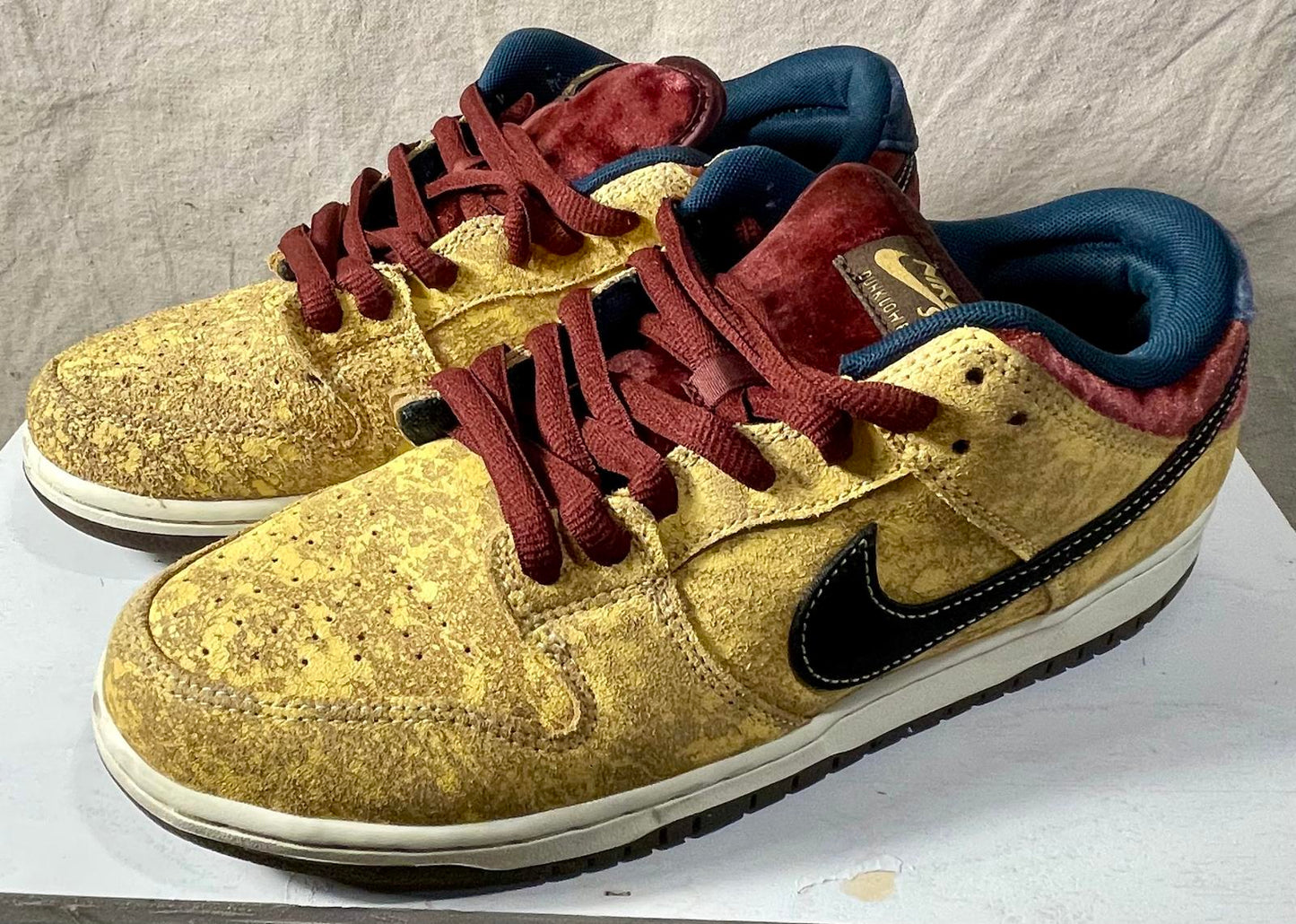 Nike SB Dunk Low City of Cinema - 10M