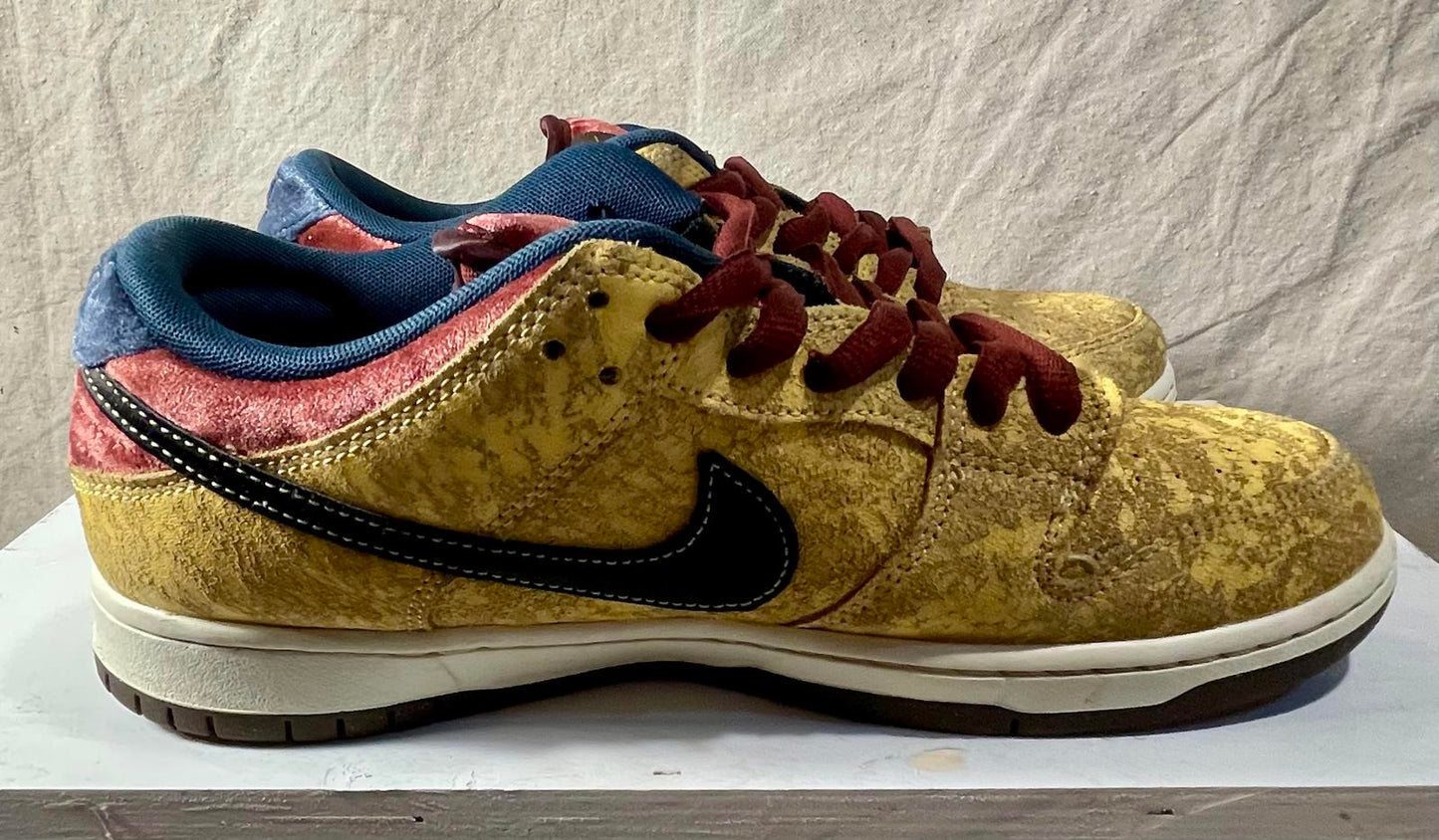 Nike SB Dunk Low City of Cinema - 10M