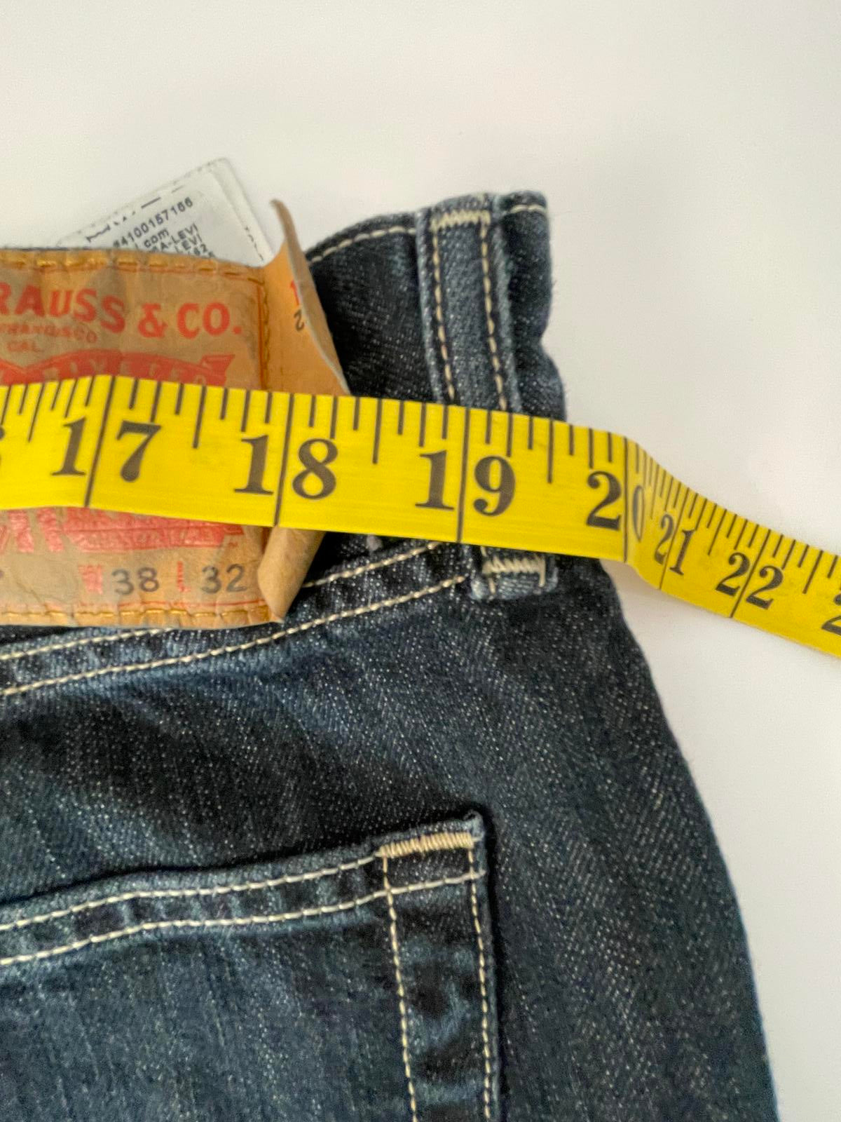 501 Dark Wash Levi’s - 38/32