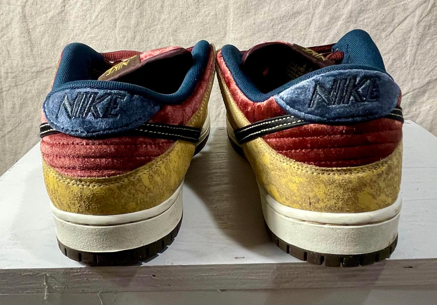 Nike SB Dunk Low City of Cinema - 10M